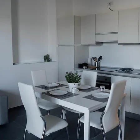 Apartamento Domus - Lucrezio - *